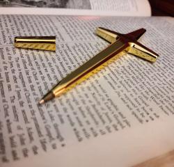 gold-on-bible-text