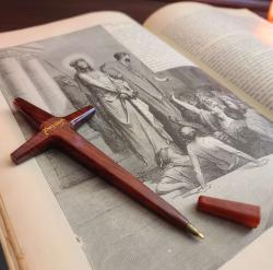 single-wood-on-bible